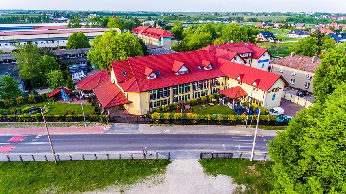 Hotel Warka Exterior photo